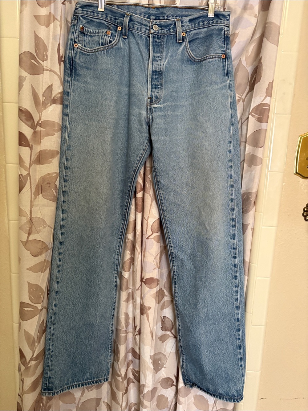 Vintage 501 XX Levi's Light Wash Straight Leg Jeans -Classic Back Pocket